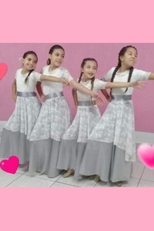 Vestido em renda sem forro